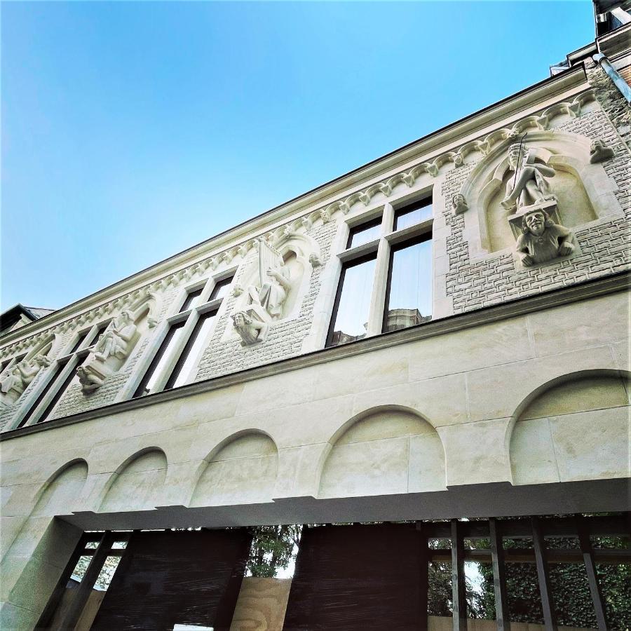 Charme de l'ancien pour cet appartement entièrement rénové dans l'hypercentre de Reims Exterior foto