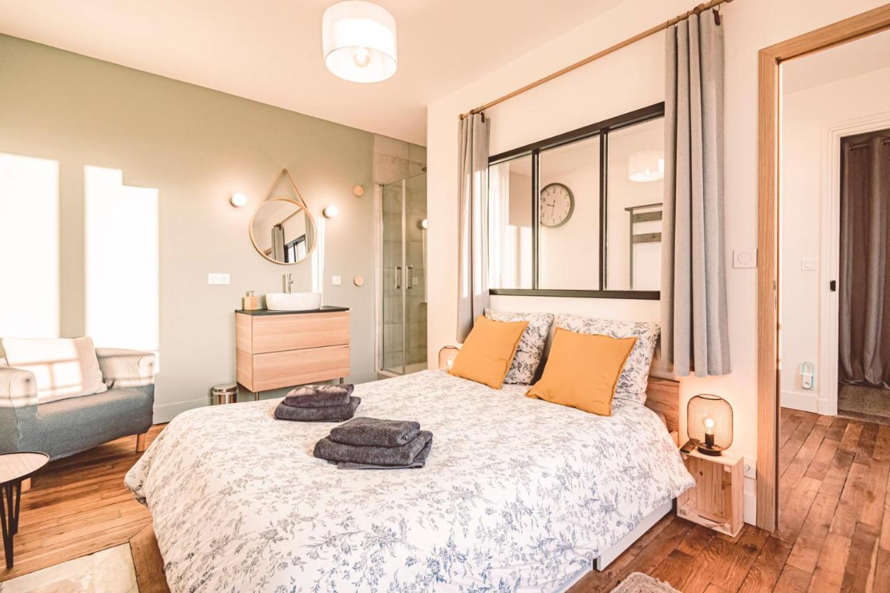 Charme de l'ancien pour cet appartement entièrement rénové dans l'hypercentre de Reims Exterior foto
