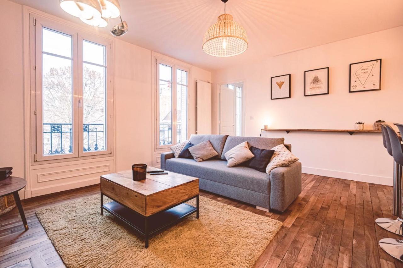 Charme de l'ancien pour cet appartement entièrement rénové dans l'hypercentre de Reims Exterior foto